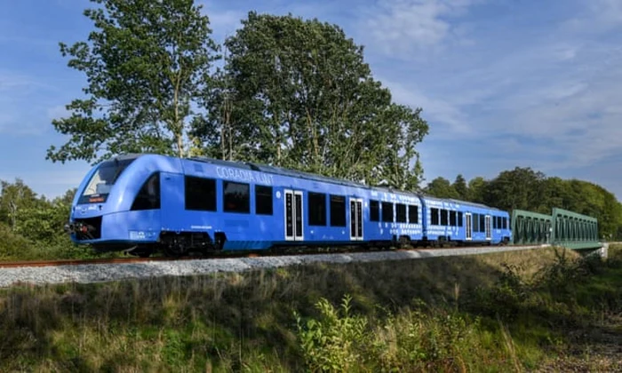 Primul tren de pasageri alimentat cu hidrogen din lume circulă acum în nordul Germaniei FOTO David Hecker/EPA