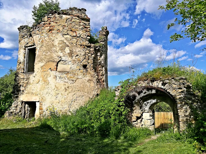 Palatul Cnejilor, alt loc de legendă din Ceahlău FOTO Facebook Cubocanciiprafuiti