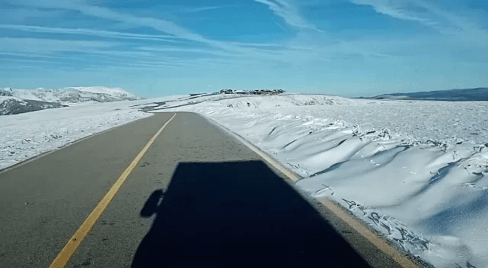 Circulația pe Transalpina, redeschisă. Ultimele zile în care pot fi admirate peisajele din munții Parâng VIDEO