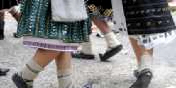 costum popular port dans popular FOTO mediafax