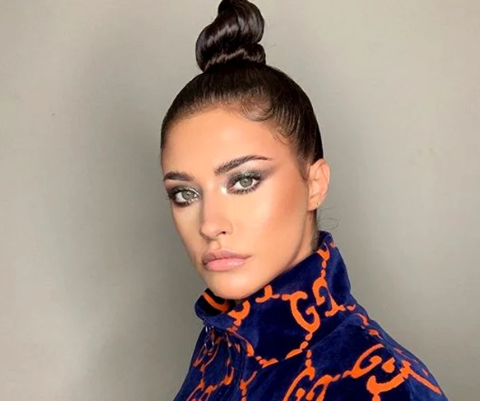 
    Antonia a înjurat pe scenă la un bal al bobocilor din BucureștiFoto Instagram  