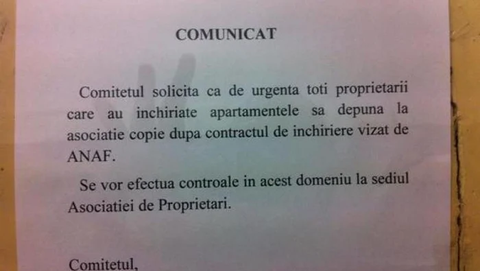 Încă din 2016, astfel de anunțuri au fost lipite în scările de bloc