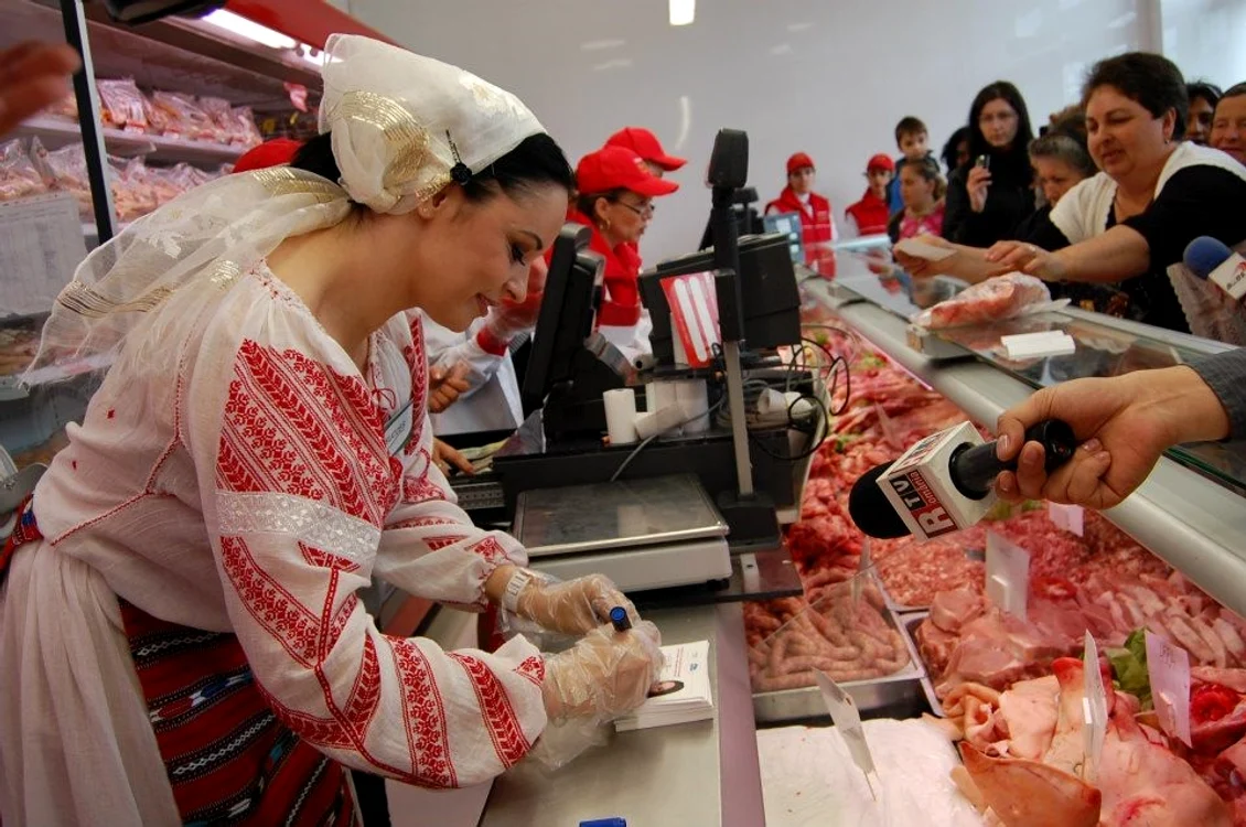 andreea marin vanzatoare de mezeluri