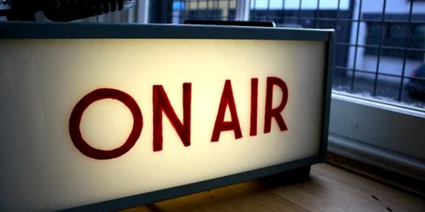 Peste 11 milioane de oameni ascultă zilnic un post de radio, în România