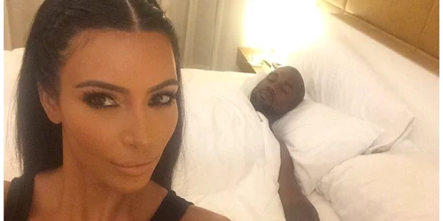 kim kardashian selfie foto facebook