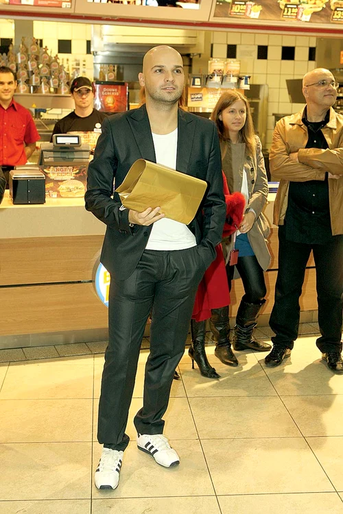 
    Andrei va prezenta o emisiune dedicată  rapidiştilor  