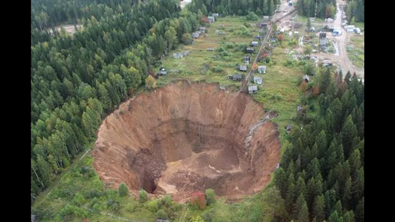 Groapa din Solikamsk e din ce în ce mai mare