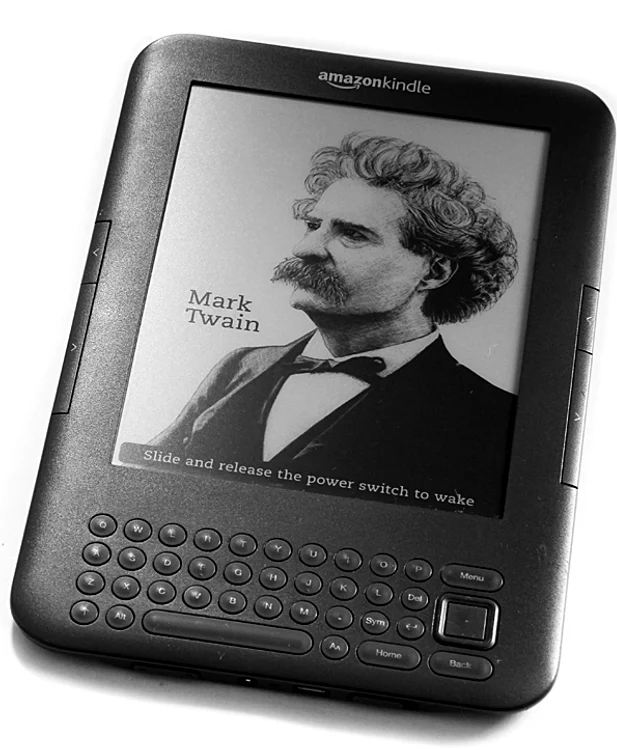 „Un e book e precum un player“ 3 întrebări pentru Alin CROITORU jpeg