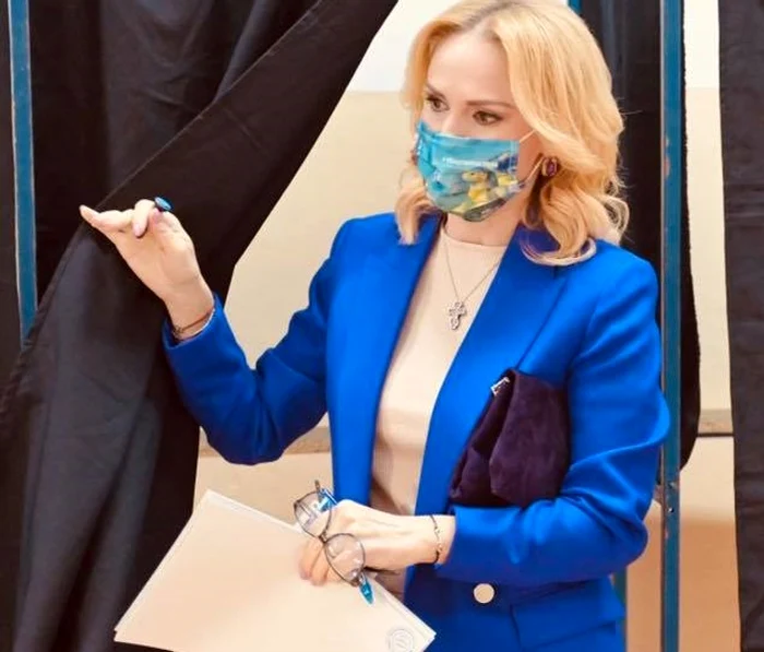 Gabriela Firea a votat la ora 7.03