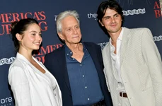 Michael Douglas cu Dylan și Carys, Profimedia (2) jpg