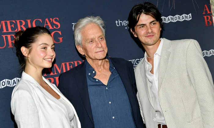 Michael Douglas cu Dylan și Carys, Profimedia (2) jpg