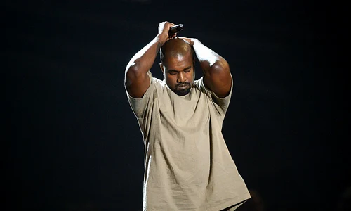 Kanye West Foto  Getty Images 486015706 jpg