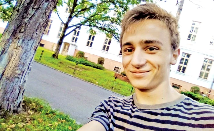 
    Ionatan, un elev de 18 ani din Bihor, a fost găsit spânzurat la o zi după ultimul examen la Bacalaureat  