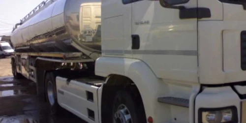 Oradea: Cisternă plină cu bitum fierbinte s-a răsturnat azi noapte