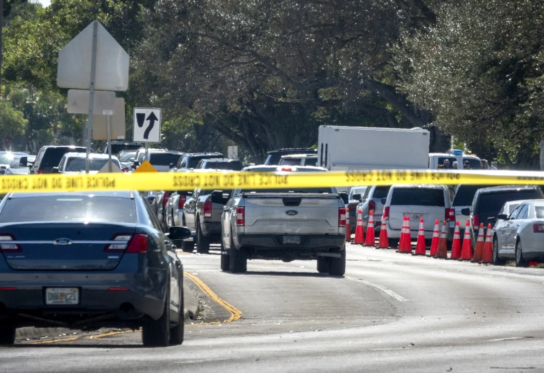 Doi agenţi FBI au fost ucişi şi alţi trei răniţi în schimburi de focuri în Sunrise Florida 2 februarie 2020 FOTO EPA-EFE