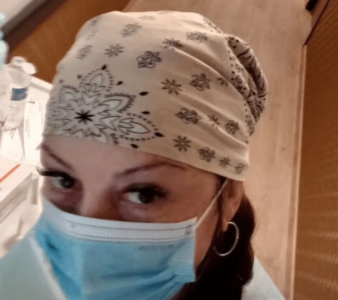 Discriminată pentru că e româncă: acuzațiile unei asistente medicale la adresa unei clinici din Franța