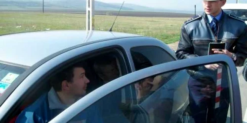 Poliţiştii mureşeni au oprit toate maşinile care au depăşit limita de viteză legală
