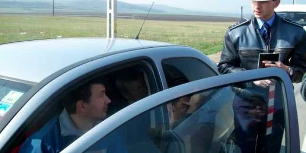 Poliţiştii mureşeni au oprit toate maşinile care au depăşit limita de viteză legală