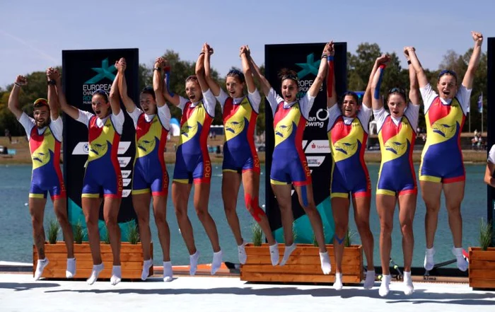 Echipajul de 8+1 al României, după câștigarea titlului continental (FOTO: Guliver/ Gettyimages)
