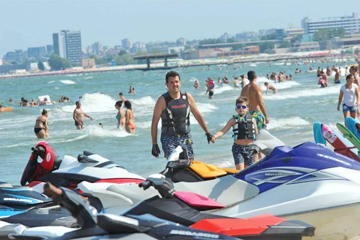 Dragoş Bîlteanu,  soţul Cristinei  Rus şi micuţul  Dragoş jr.