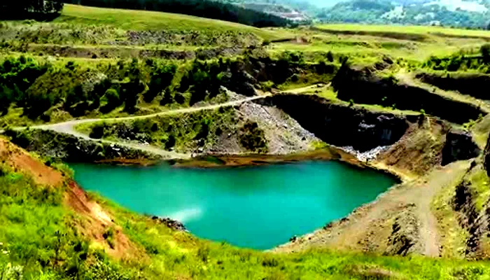Lacul de Smarald.