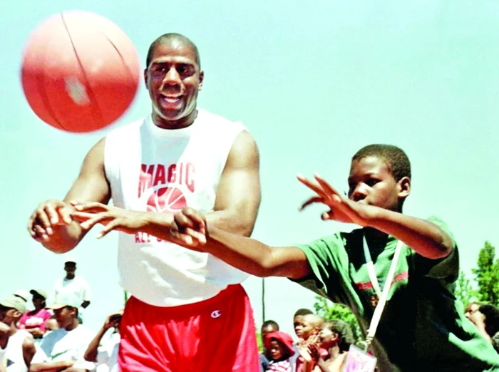 
    Magic Johnson a  devenit proprietar  de echipă de baseball  