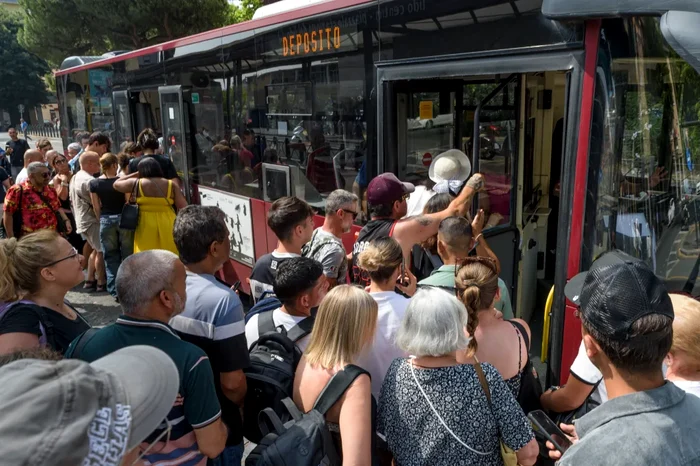 Rambursări pentru întârzierile transportului public din Roma.