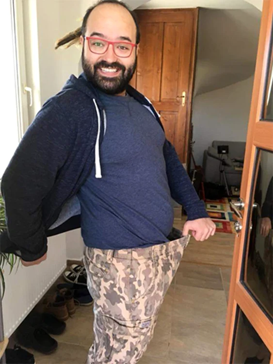 
    De când este la dietă, și-a schimbat garderoba  