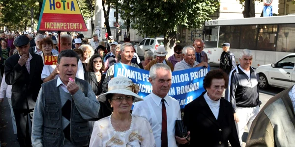 Pensionarii şi-au cerut drepturile în stradă, Foto: Bogdan Dimofte 