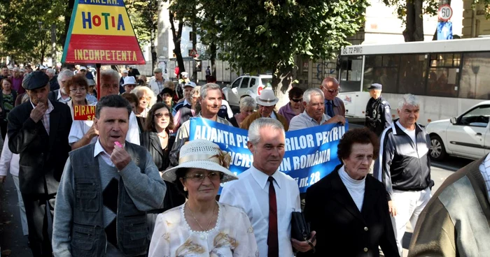 Pensionarii şi-au cerut drepturile în stradă, Foto: Bogdan Dimofte 