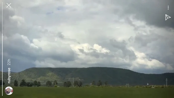 Ruby a filmat drumul spre Brașov