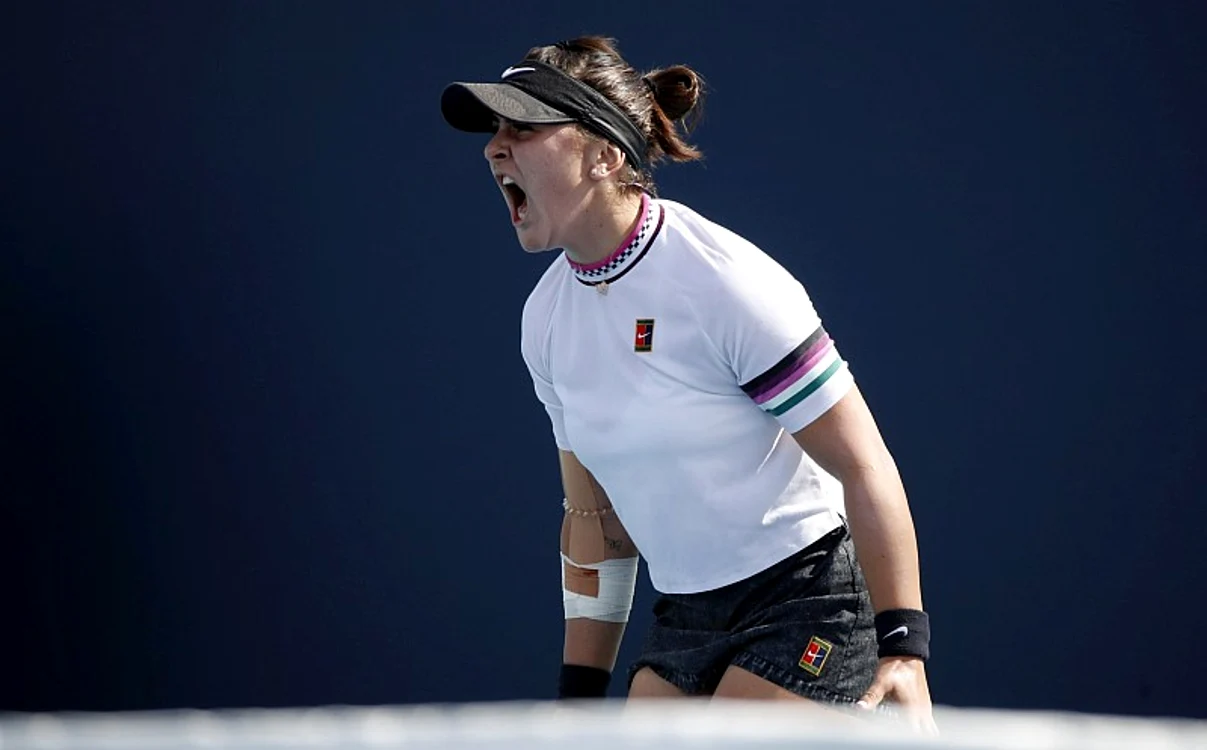
    Bianca Andreescu s-a exteriorizat după fiecare minge importantă câștigată în disputa cu Irina BeguFoto: EPA  