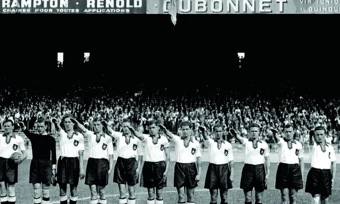 Momente de la Cupa Mondială de Fotbal, din 1930 până azi jpeg