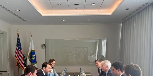 sebastian burduja cu omologul său american, Christopher Allen Wright  Foto FB jpg