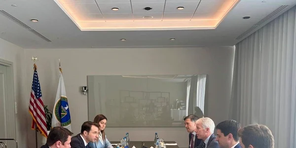 sebastian burduja cu omologul său american, Christopher Allen Wright  Foto FB jpg