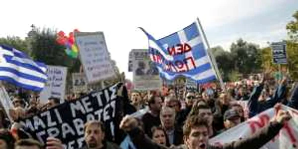  Grecii au protestat în Salonic împotriva măsurilor de austeritate, în ziua sărbătoririi "Zilei Nu"