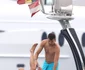 Nicole Scherzinger et son compagnon Grigor Dimitrov, très complices, se baignent et s'embrassent sur leur bateau lors de leurs vacances à Saint Tropez jpeg