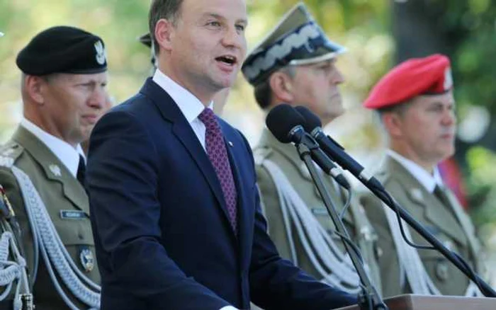 Andrzej Duda susţinând un discurs de Ziua Armatei Poloniei FOTO AP