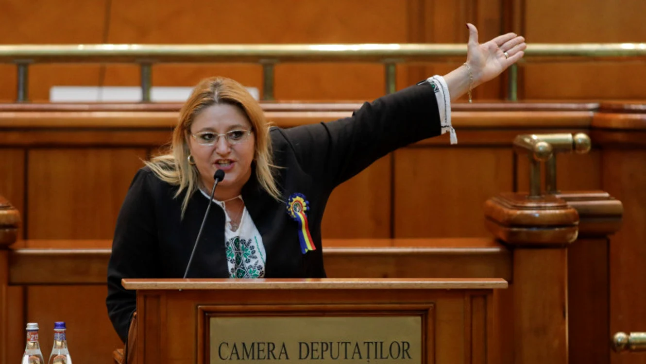 Diana Șoșoacă a refuzat de la tribuna Parlamentului să poarte masca de protecțieFoto: Inquam