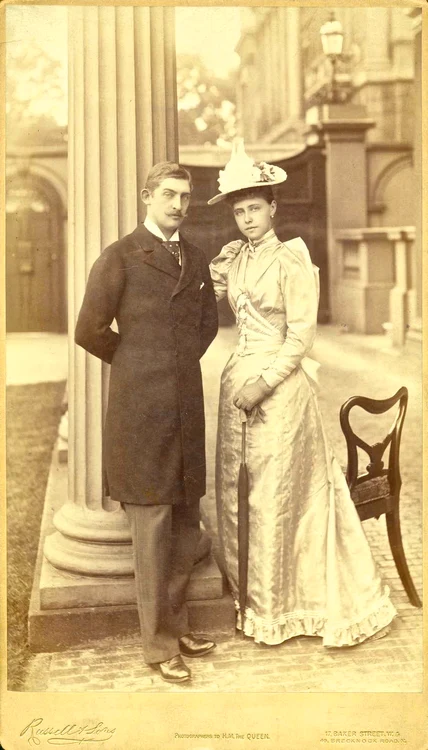 Principesa Maria, viitoarea Regina Maria, si Principele Ferdinand, viitorul Regele Ferdinand, la Londra   Casa Regala jpg