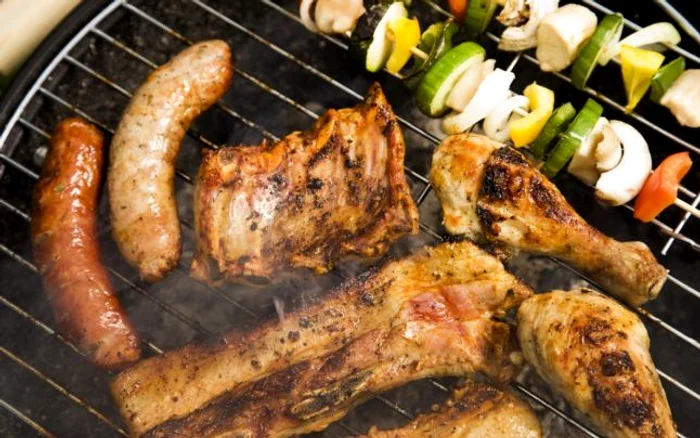 1 ce poti pati daca gratarul pe care prepari carnea este murdar qjbs jpg jpeg