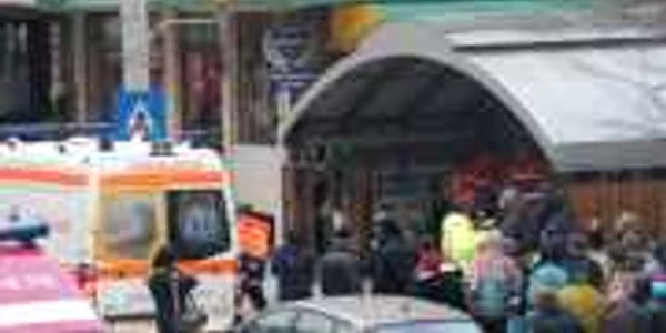 Explozia a distrus localul de la subsolul clădirii