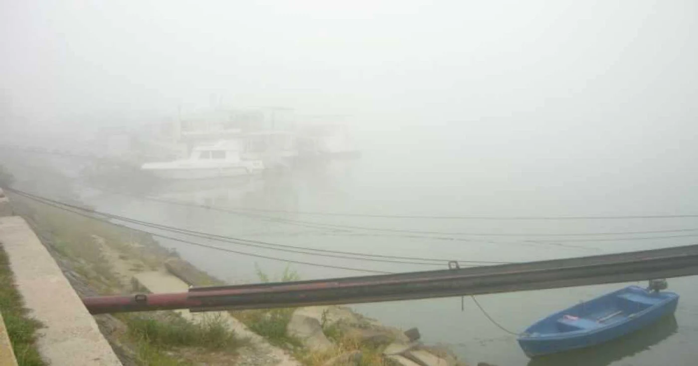 Ceaţă în port