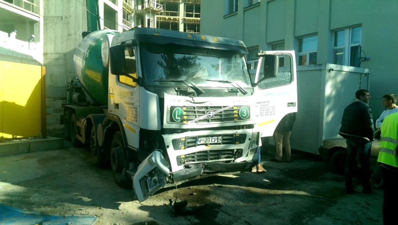 Aşa arată betoniera implicată în accident