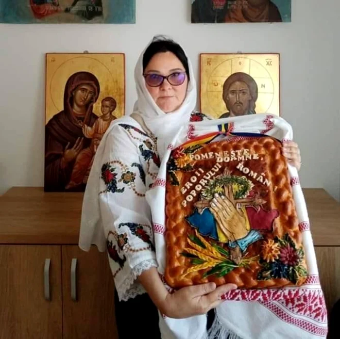 Mariana Grigoruță cu unul dintre colacii săi FOTO Mariana Grigoruță