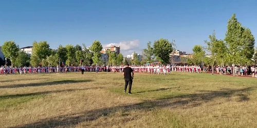 Peste 2.000 copii dansatori au jucat la Slatina Hora Oltenească, la Festivalul „Căluşul Românesc“