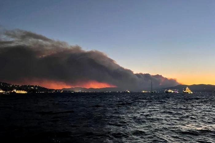 Autorităţile spaniole au evacuat mii de localnici din calea pârjolului nimicitor