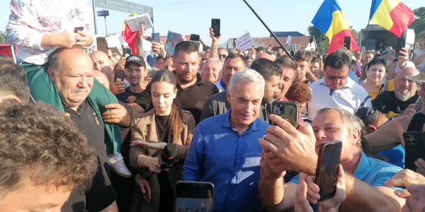 calin georgescu in targ la osica de sus, olt, 21 iunie 2026 foto alina mitran (8) jpeg