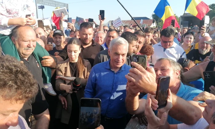 calin georgescu in targ la osica de sus, olt, 21 iunie 2026 foto alina mitran (8) jpeg