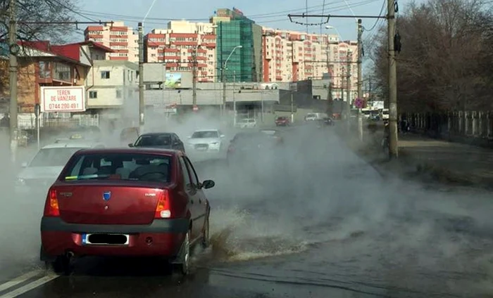 Aşa arăta marţi la prânz zona avariei. FOTO facebook/Grupul Şoferilor din Galaţi